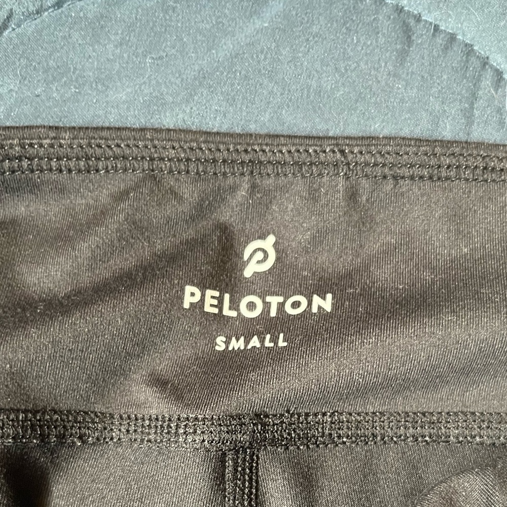Peloton Core Spell Out Logo Leggings Women’s Small Black Full Length - Picture 6 of 13